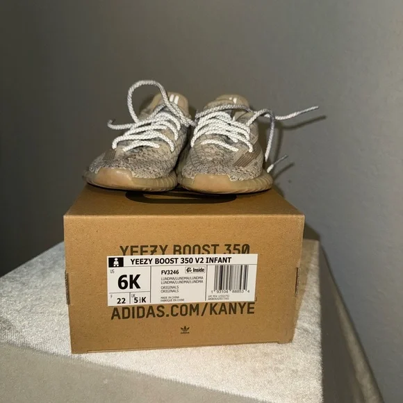 Adidas Yeezy Boost 350 V2 Infant Sneakers - Tan and Cream